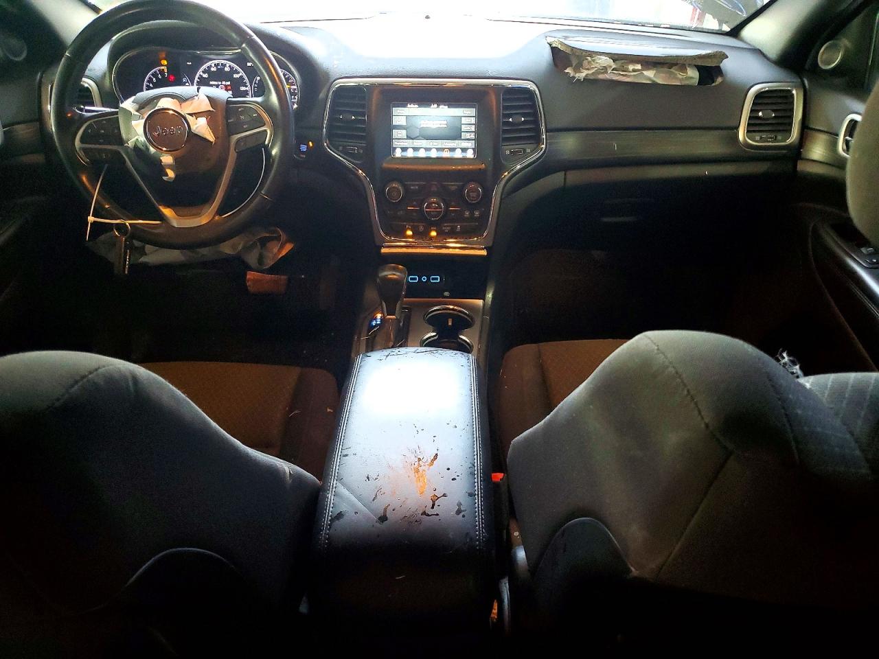 2020 JEEP GRAND CHEROKEE LAREDO photo 8