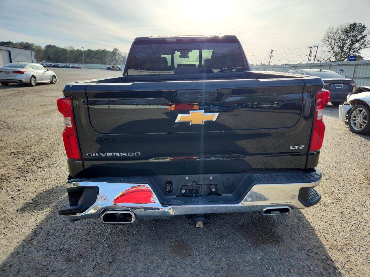 2024 CHEVROLET SILVERADO K1500 LTZ photo 11