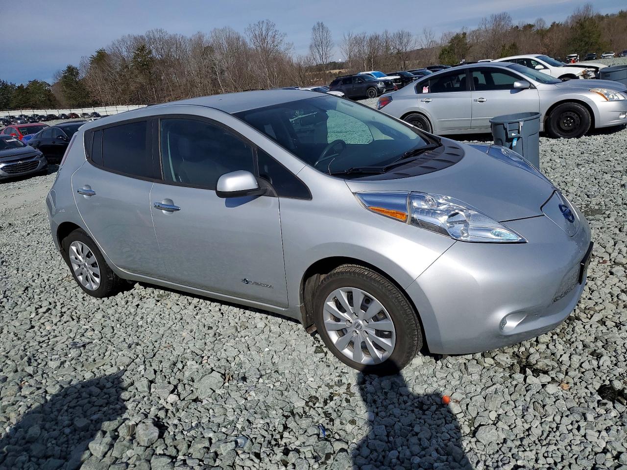 2017 NISSAN LEAF S photo 4