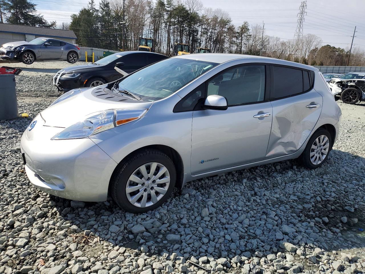 2017 NISSAN LEAF