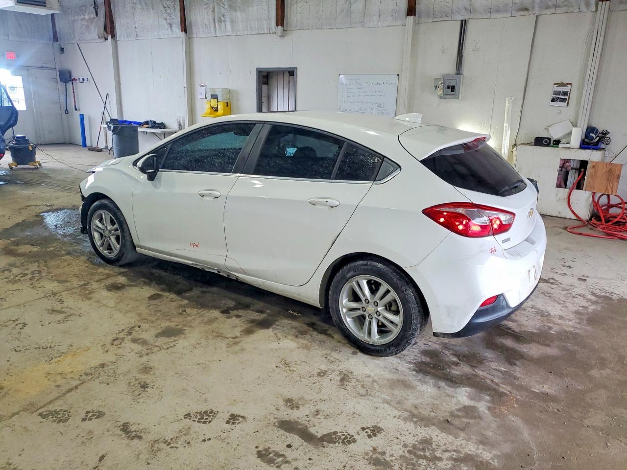 2017 CHEVROLET CRUZE LT photo 2