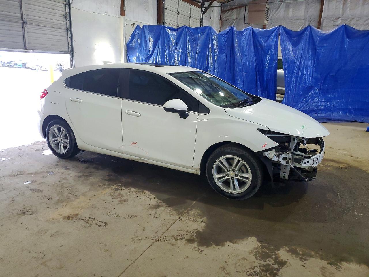 2017 CHEVROLET CRUZE LT photo 4