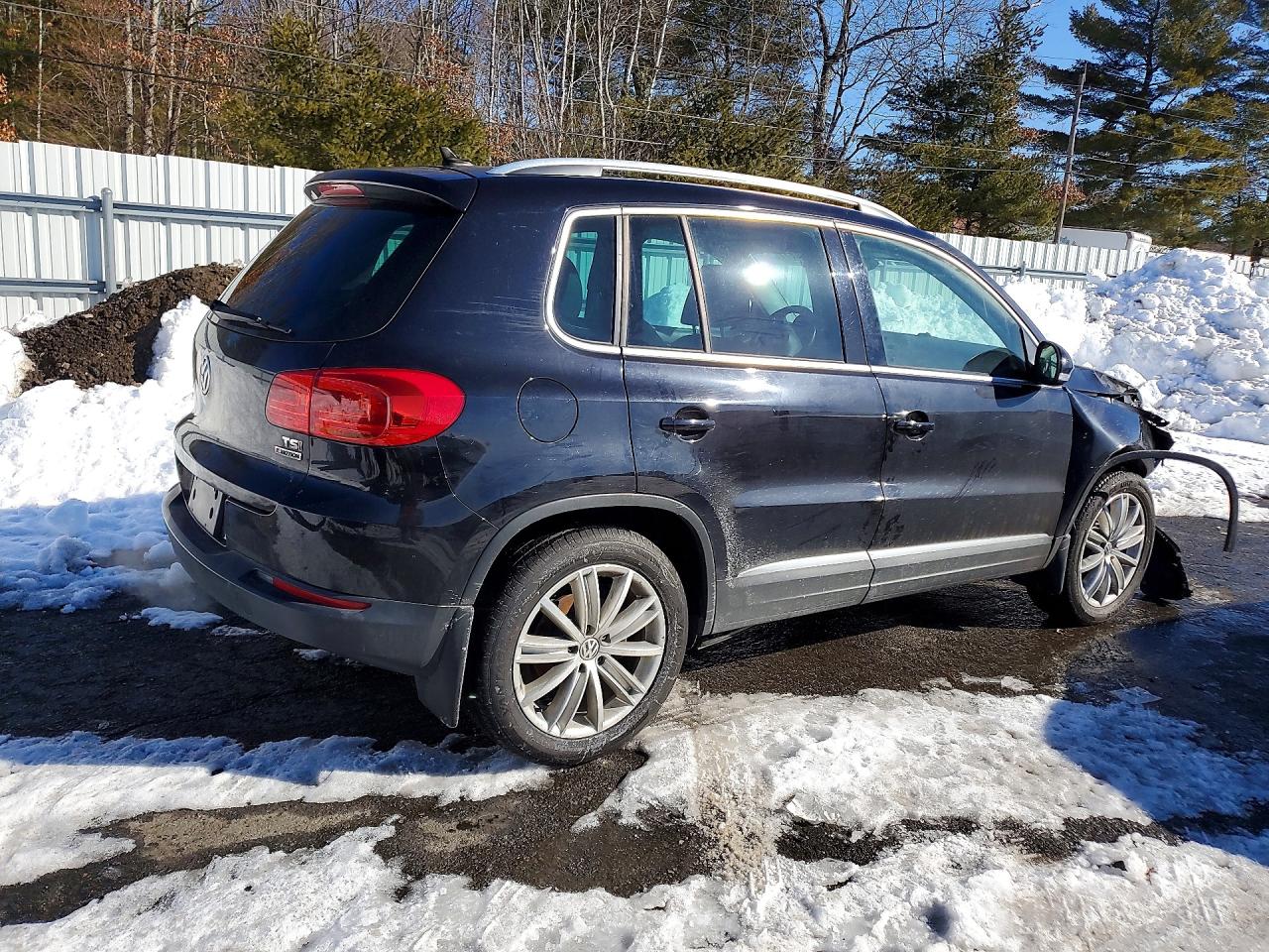2016 VOLKSWAGEN TIGUAN S photo 5