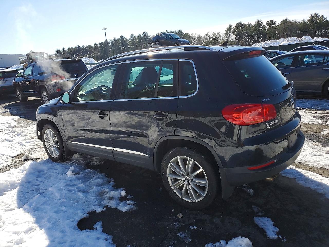 2016 VOLKSWAGEN TIGUAN S photo 3