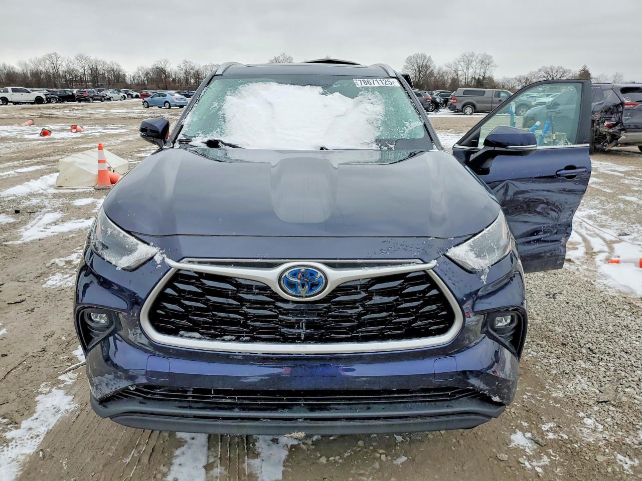 2022 TOYOTA HIGHLANDER HYBRID XLE photo 9