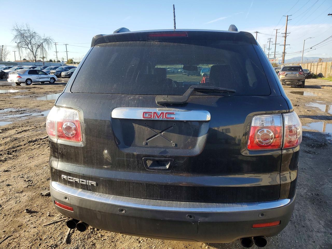 2011 GMC ACADIA SLE photo 16