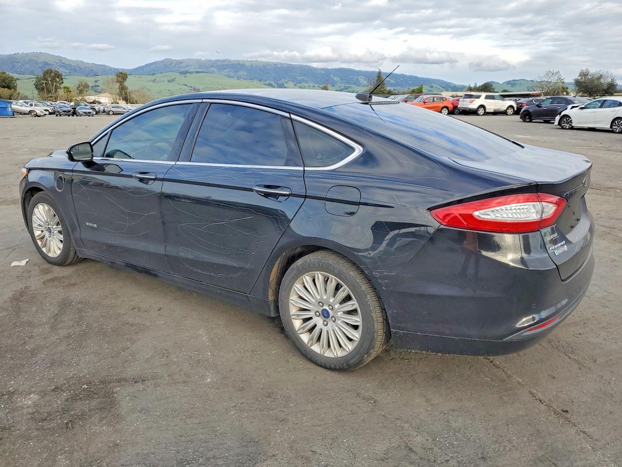 2016 FORD FUSION SE PHEV photo 2