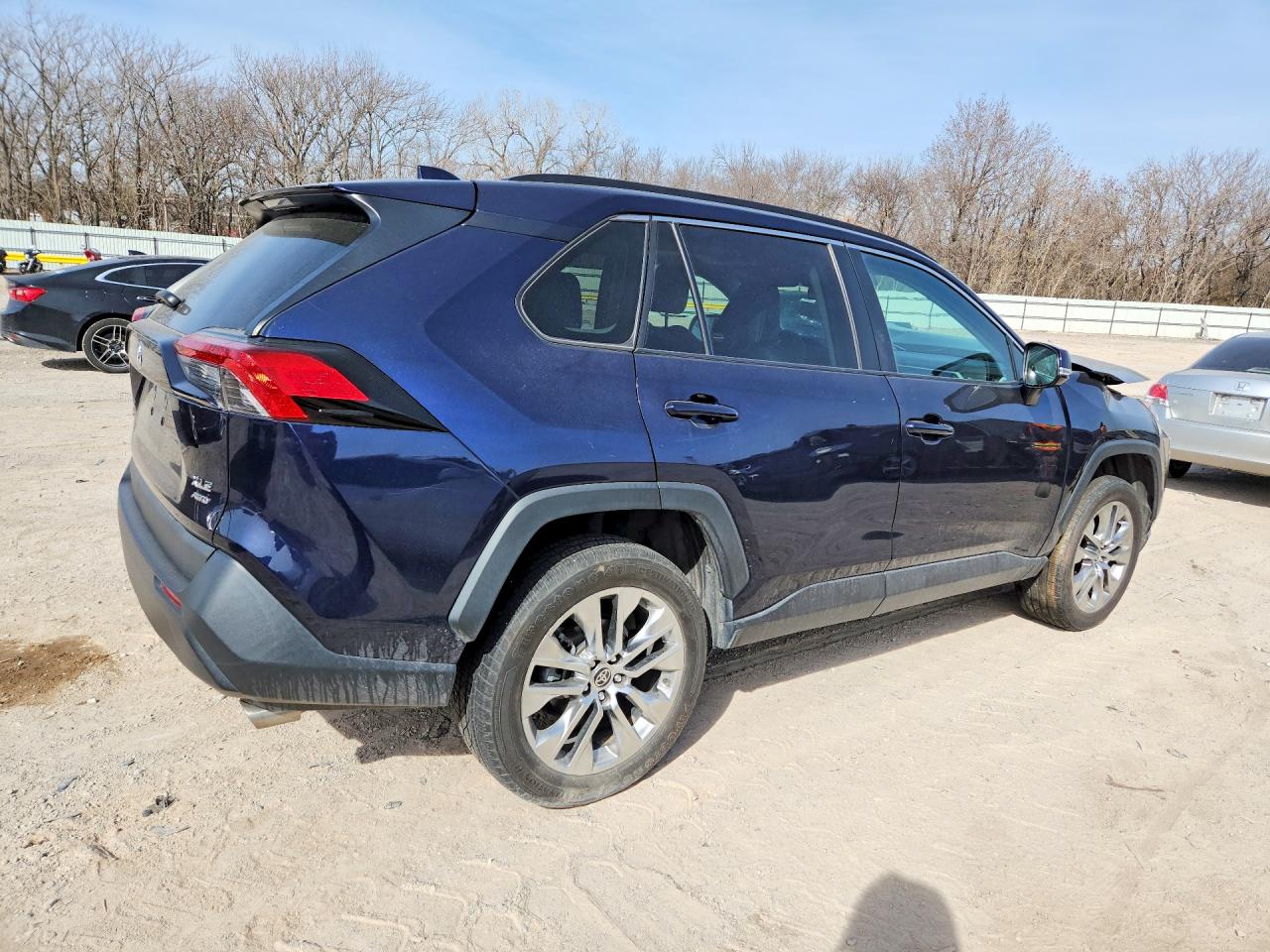 2021 TOYOTA RAV4 XLE PREMIUM photo 5