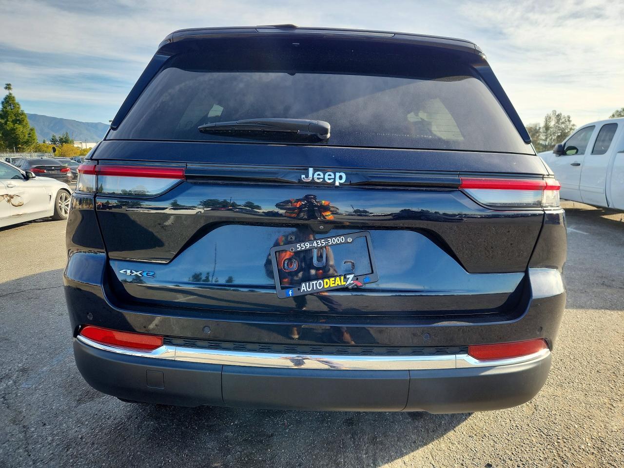 2023 JEEP GRAND CHEROKEE LIMITED 4XE photo 11