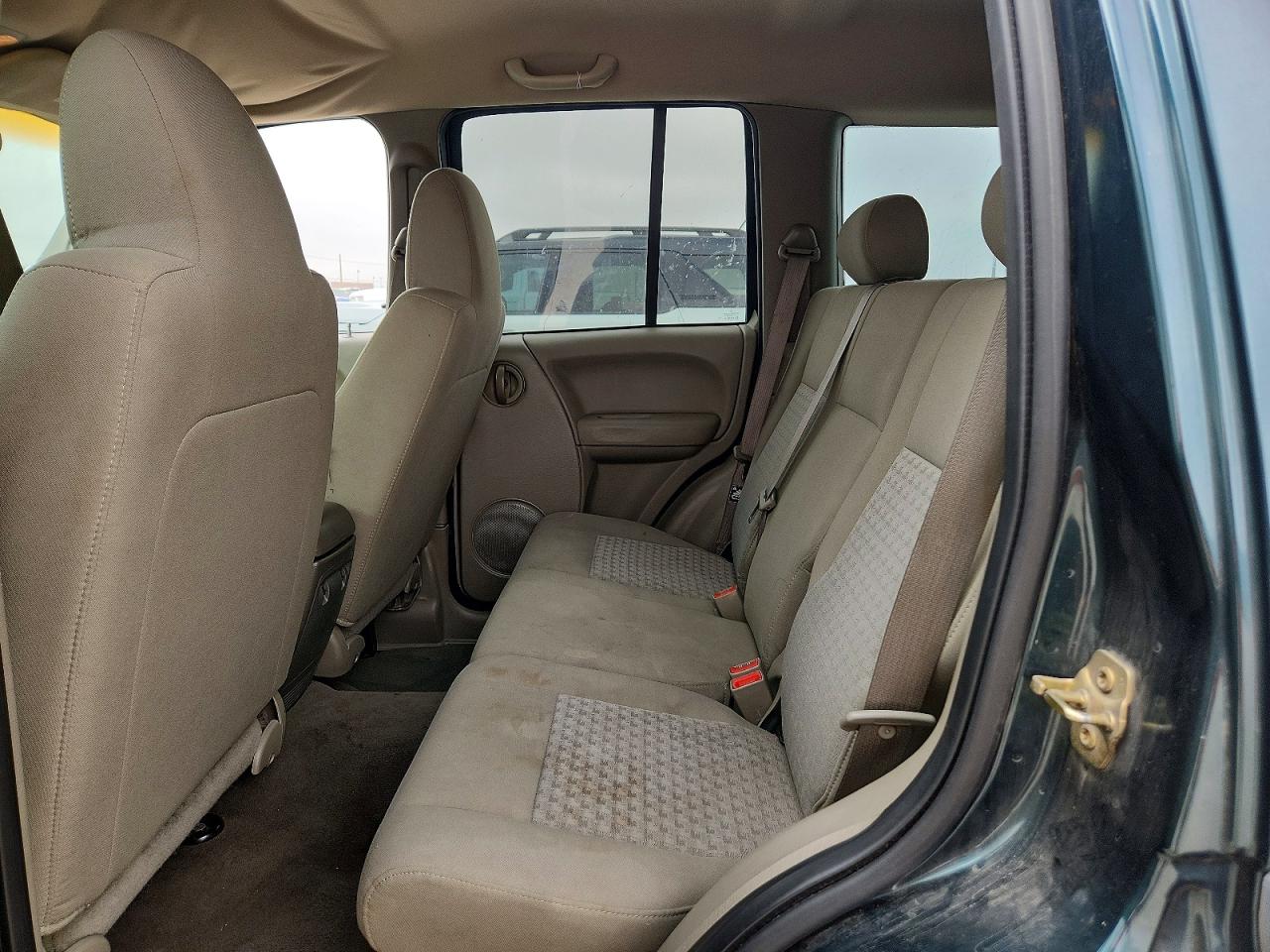 2005 JEEP LIBERTY SPORT photo 21