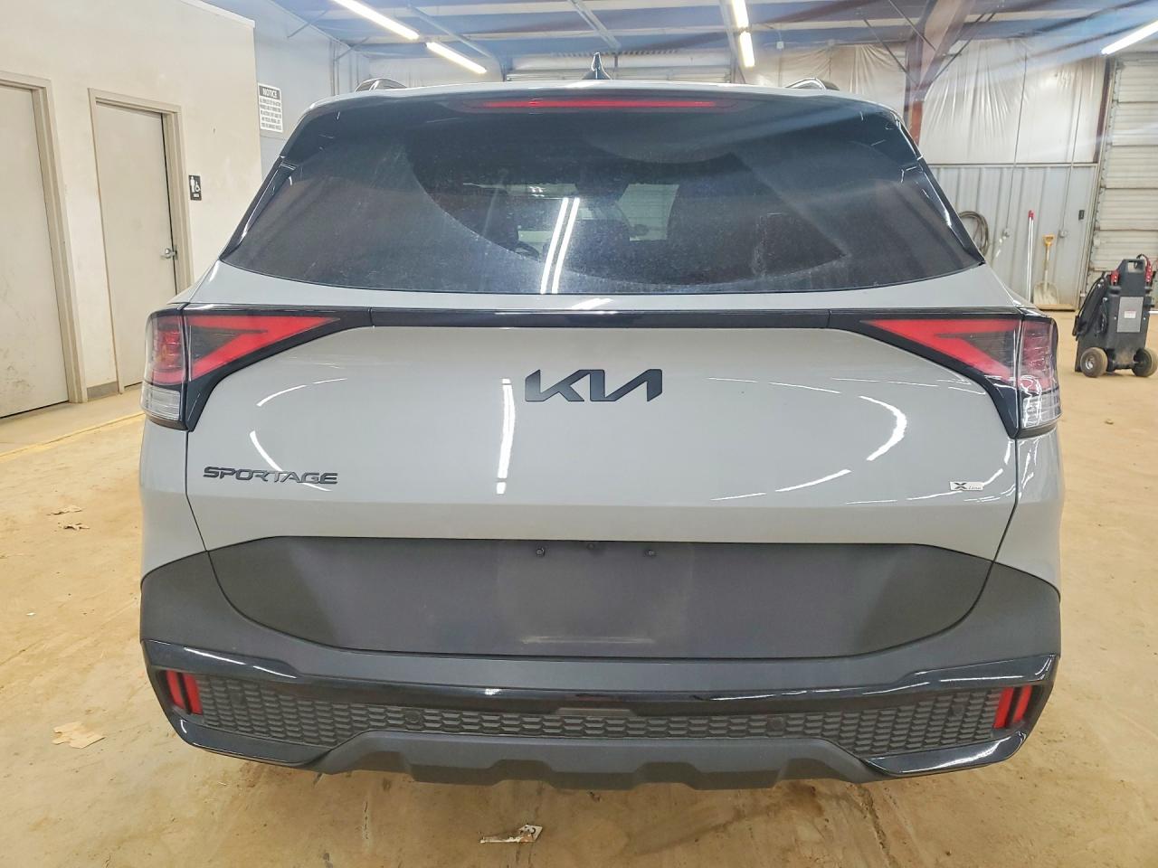 2025 KIA SPORTAGE photo 6