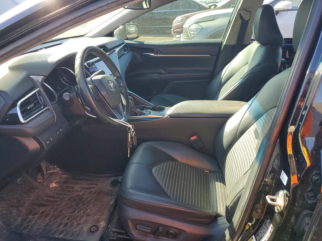 2018 TOYOTA CAMRY SE photo 13