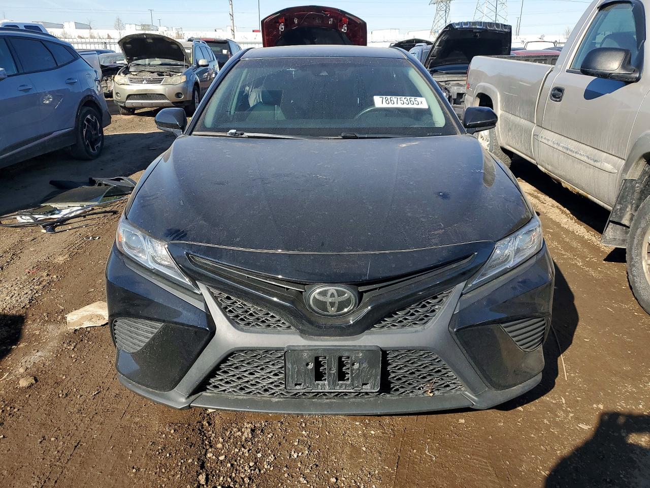 2018 TOYOTA CAMRY SE photo 9