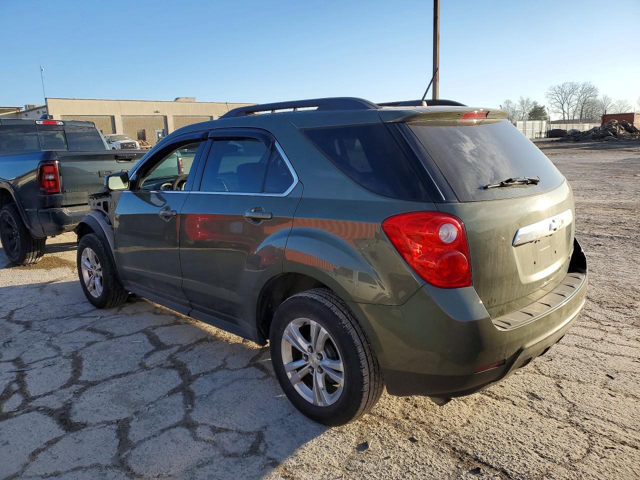 2015 CHEVROLET EQUINOX LT photo 2