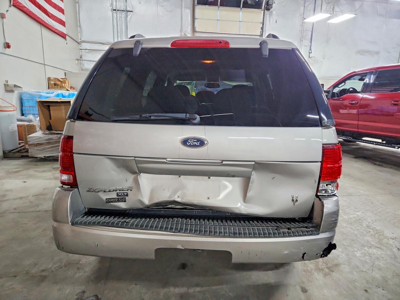2004 FORD EXPLORER XLT photo 11
