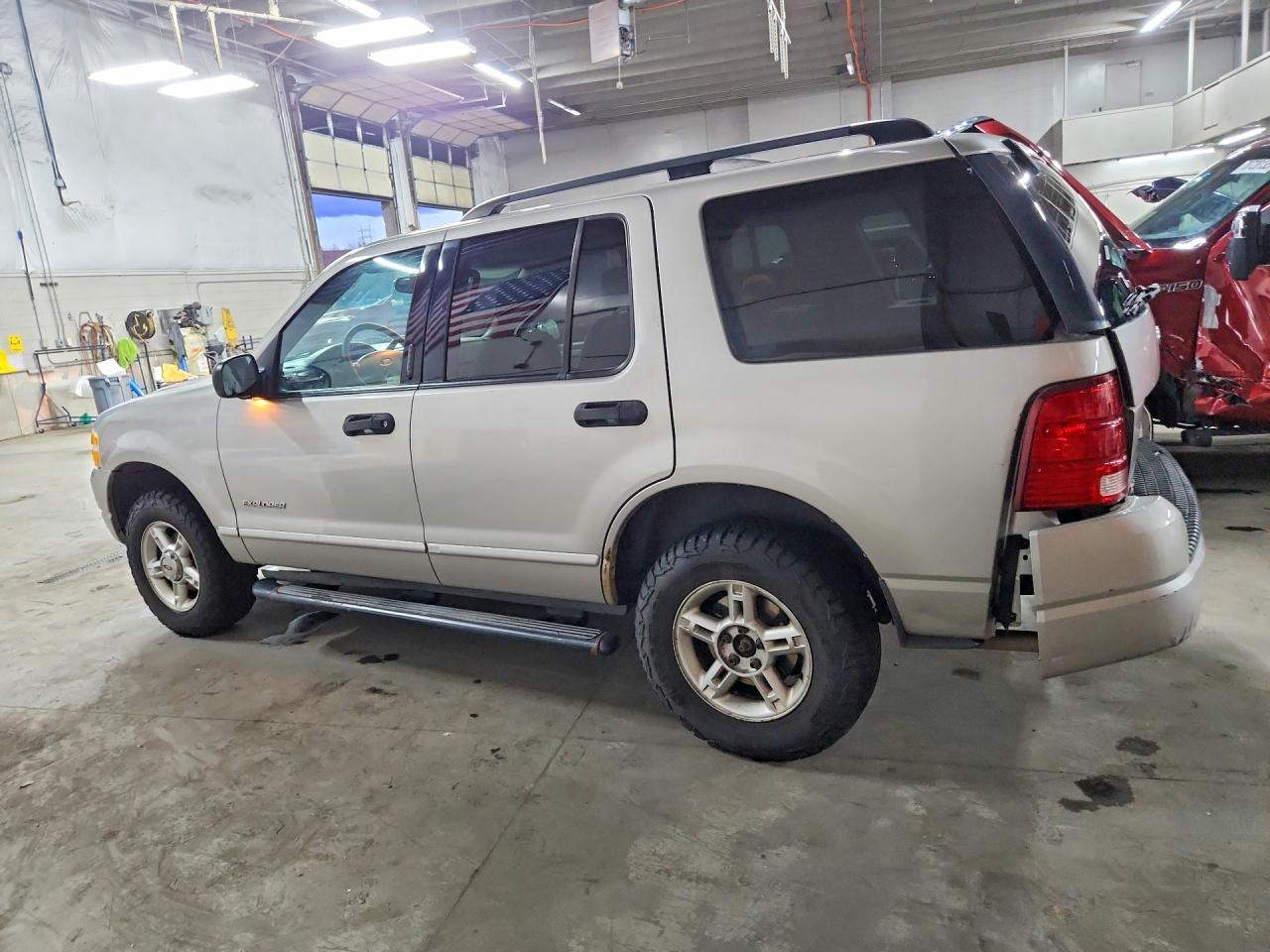 2004 FORD EXPLORER XLT photo 3