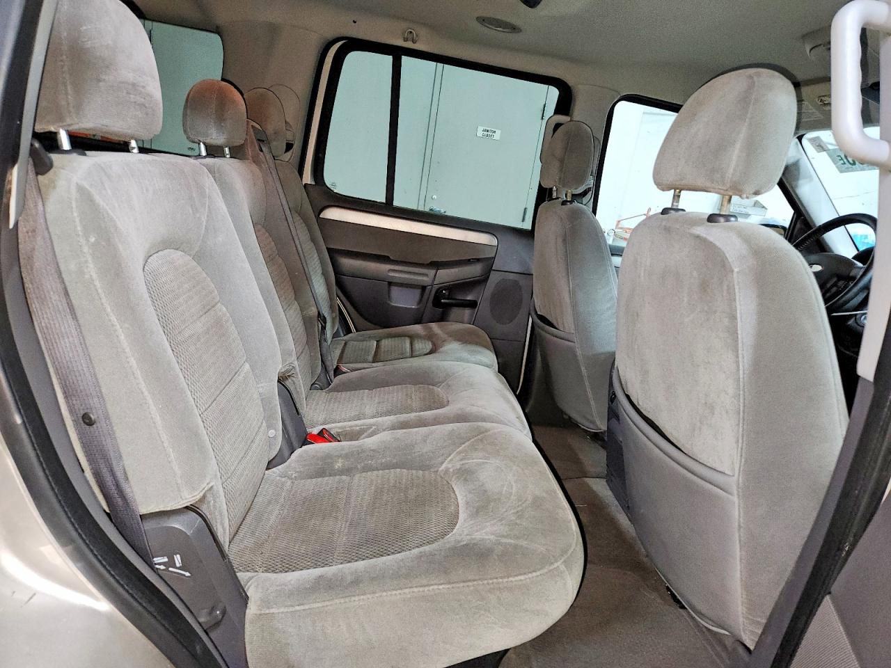 2004 FORD EXPLORER XLT photo 21