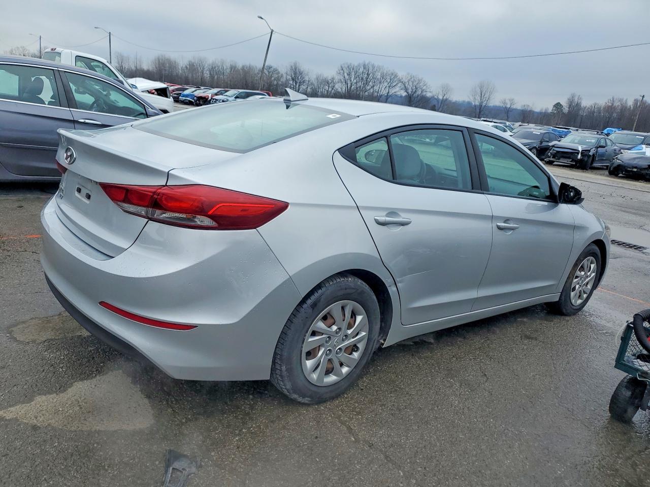 2017 HYUNDAI ELANTRA SE photo 3