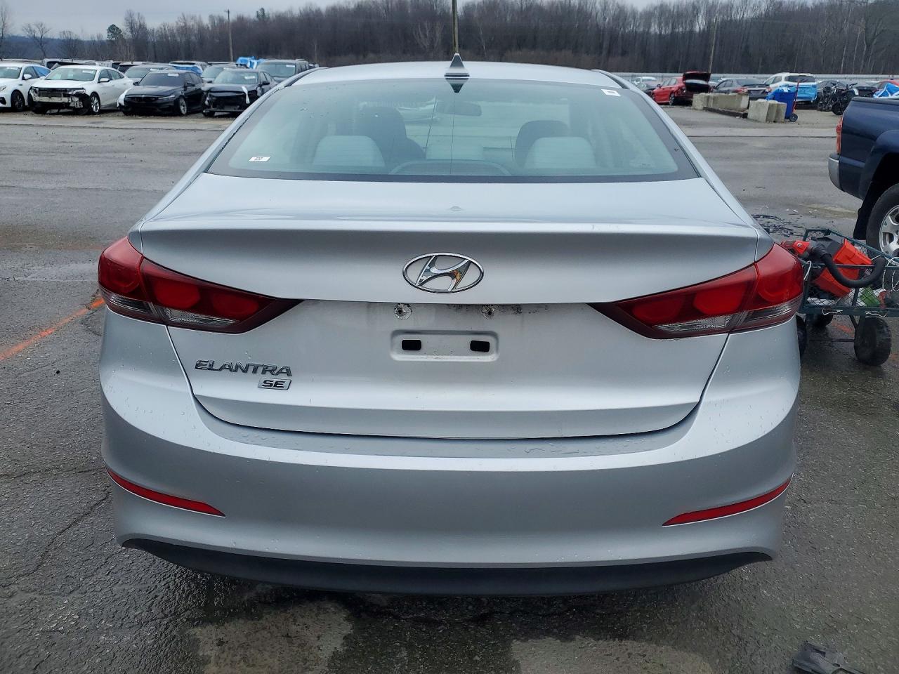 2017 HYUNDAI ELANTRA SE photo 6