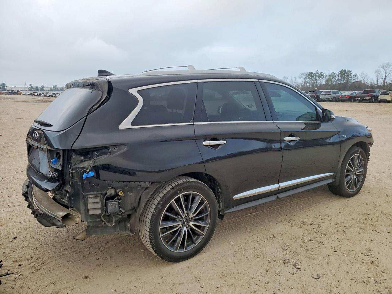 2020 INFINITI QX60 LUXE photo 5