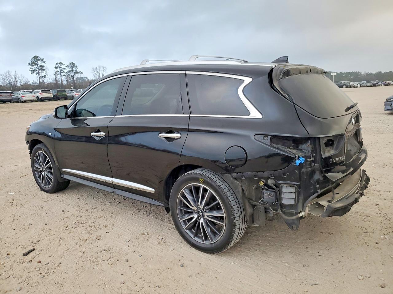 2020 INFINITI QX60 LUXE photo 3