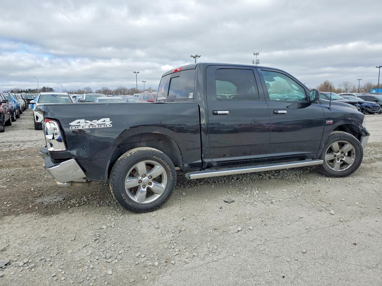 2016 RAM 1500 SLT photo 5