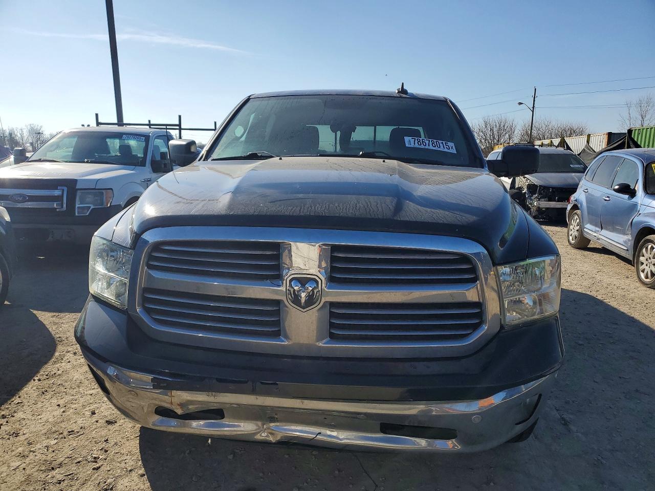 2016 RAM 1500 SLT photo 9