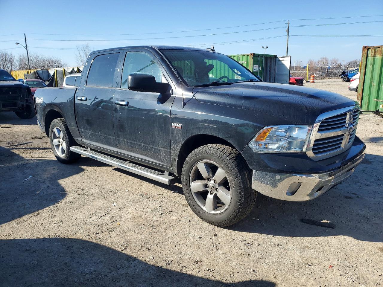 2016 RAM 1500 SLT photo 7
