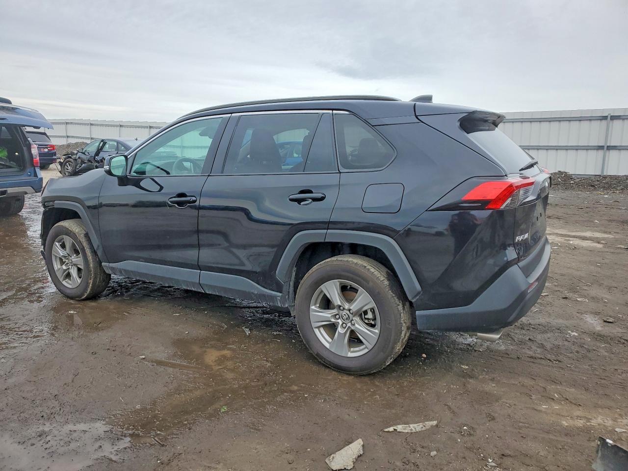 2024 TOYOTA RAV4 XLE photo 2