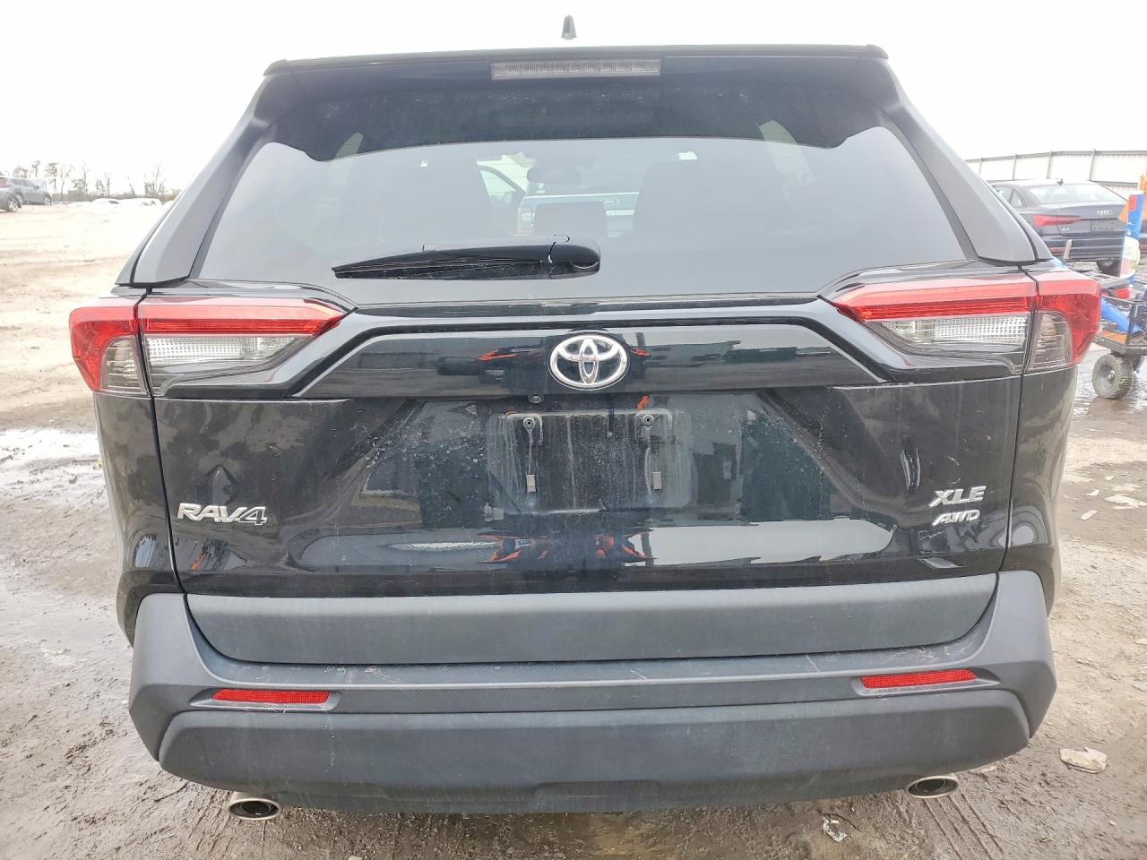 2024 TOYOTA RAV4 XLE photo 6
