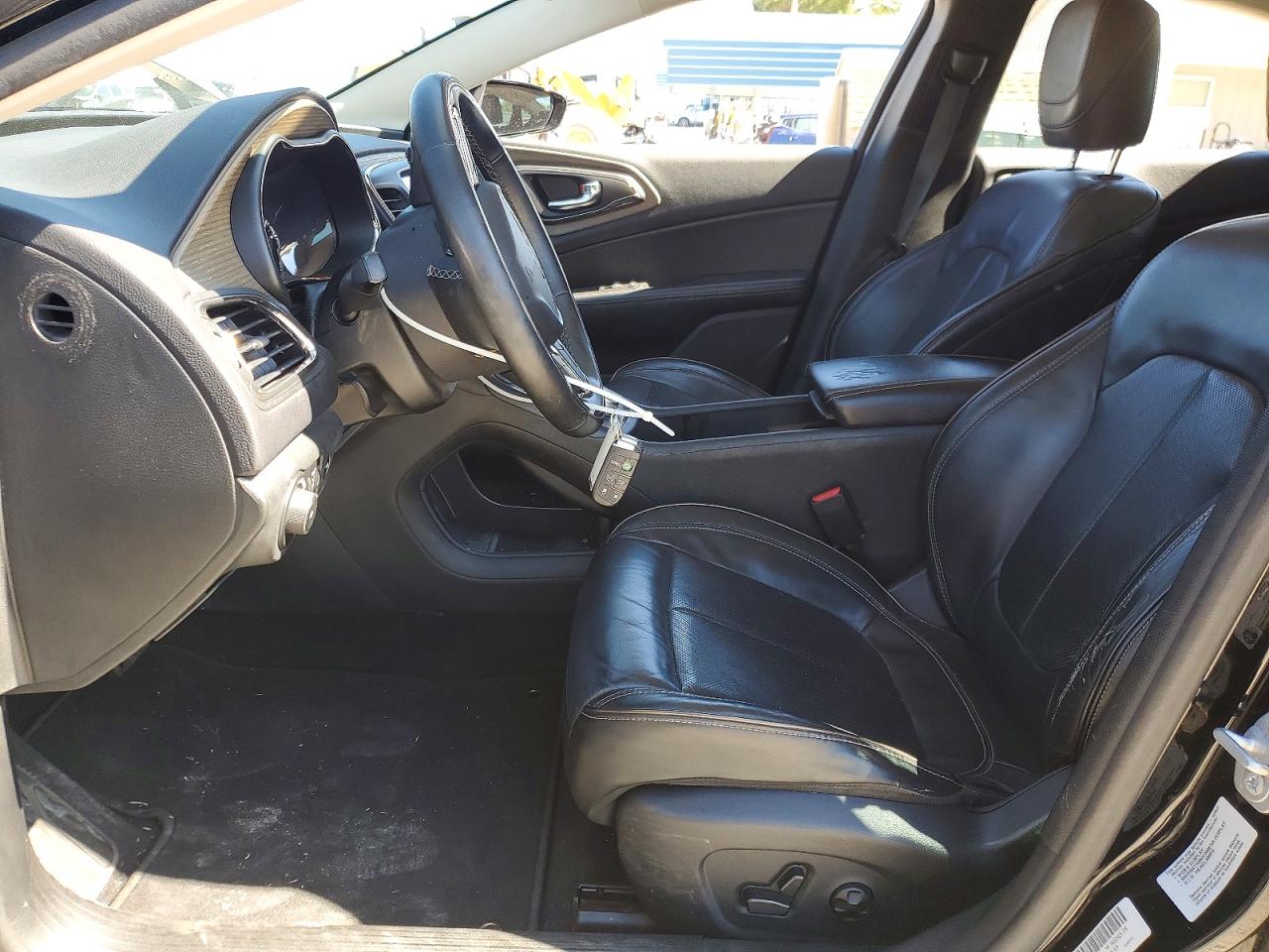 2015 CHRYSLER 200 C photo 7