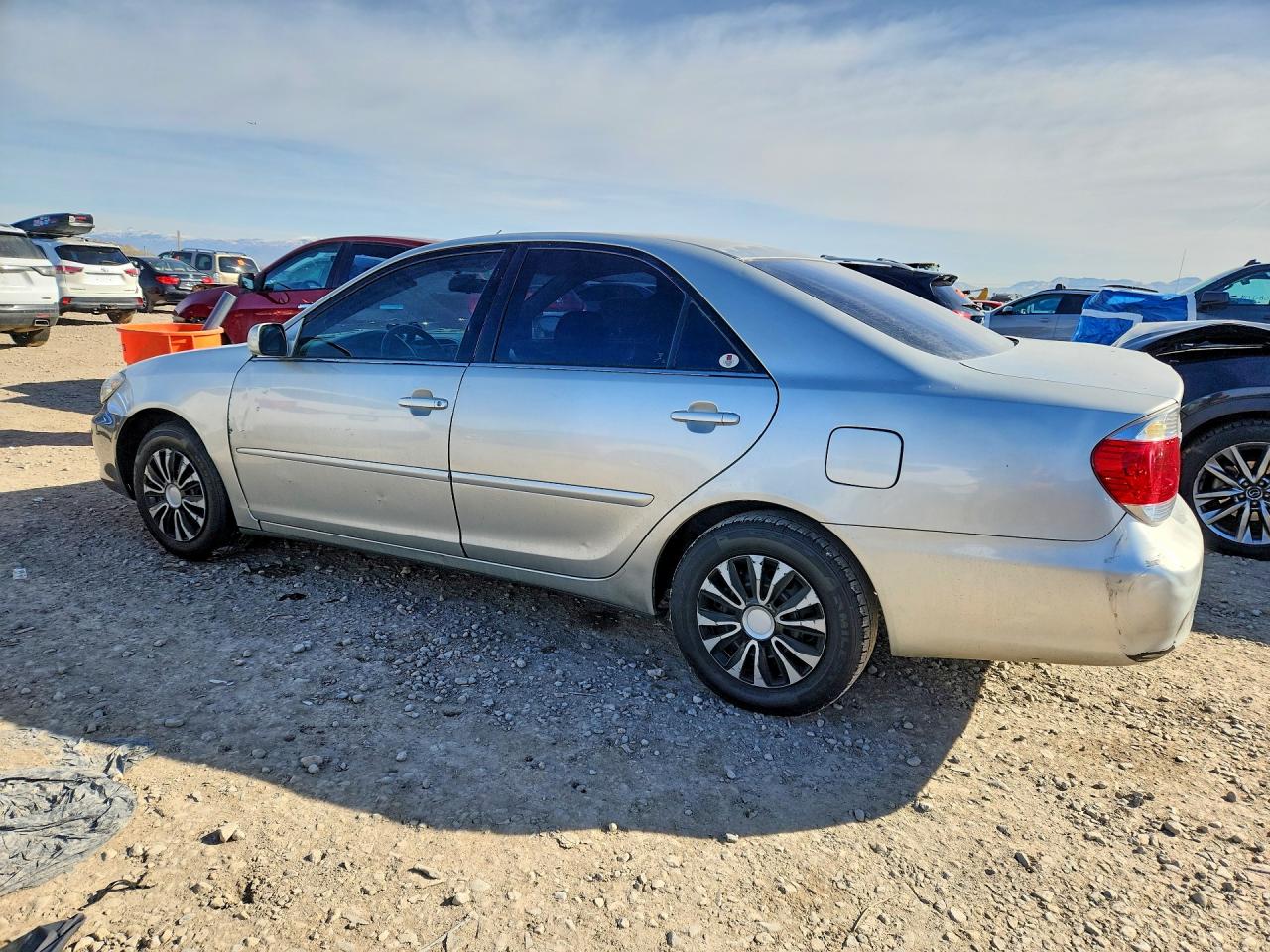 2006 TOYOTA CAMRY LE photo 2