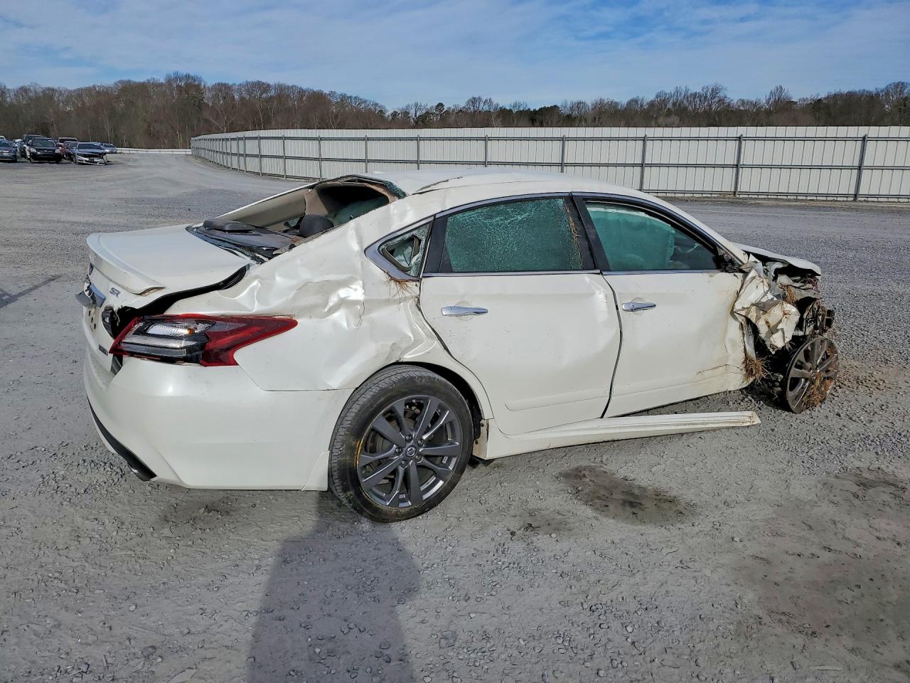 2018 NISSAN ALTIMA 2.5 SR photo 3