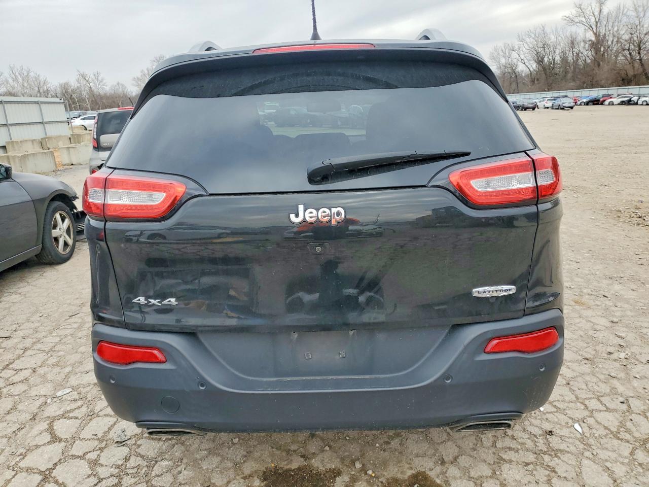 2017 JEEP CHEROKEE LATITUDE photo 11