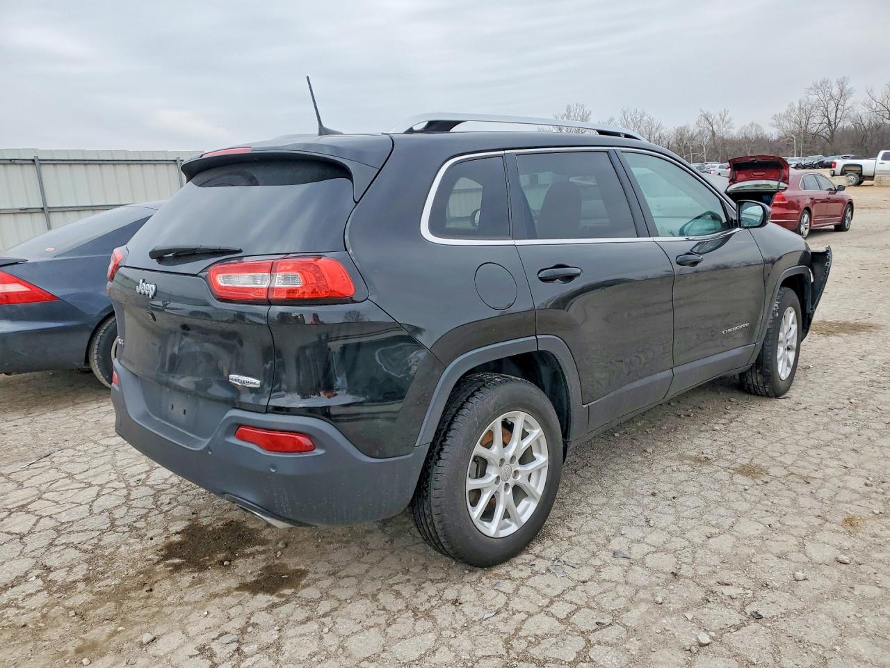 2017 JEEP CHEROKEE LATITUDE photo 5