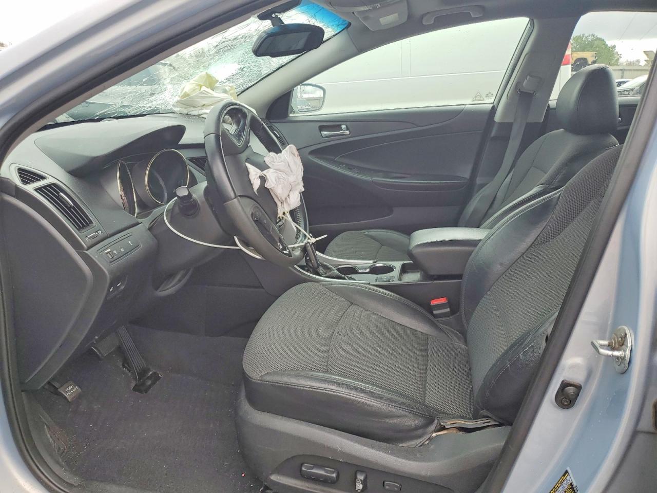 2013 HYUNDAI SONATA SE photo 13