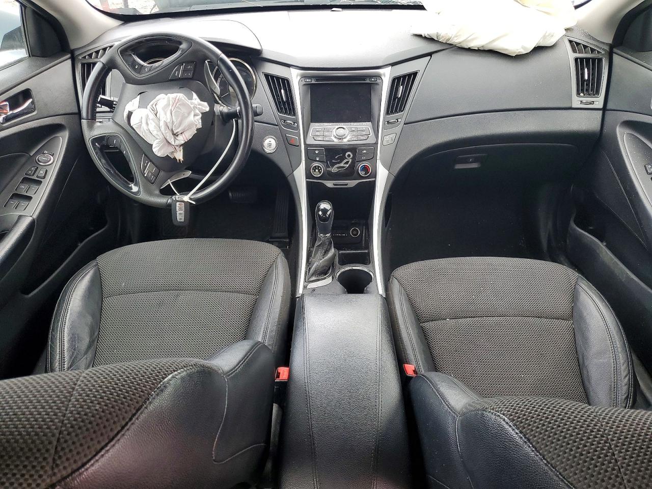 2013 HYUNDAI SONATA SE photo 15