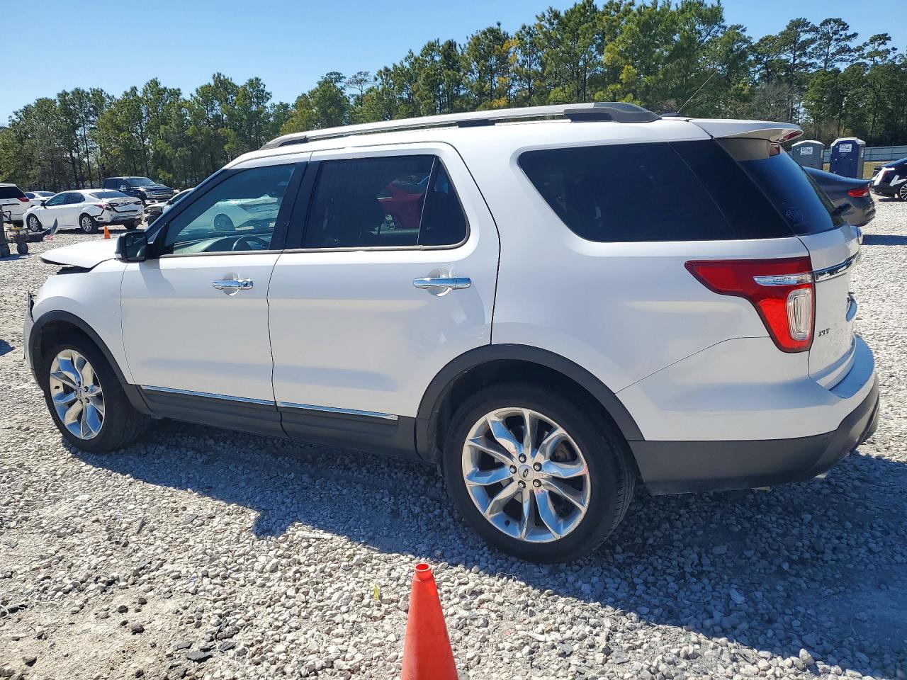 2014 FORD EXPLORER XLT photo 4