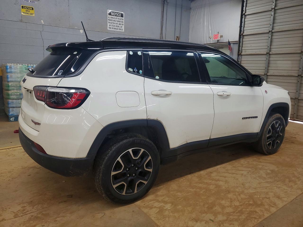 2021 JEEP COMPASS TRAILHAWK photo 3