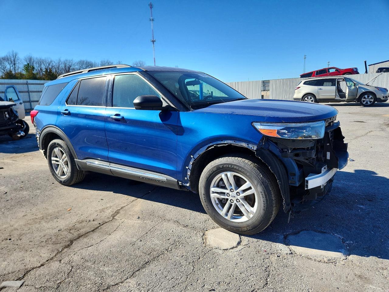 2021 FORD EXPLORER XLT photo 4
