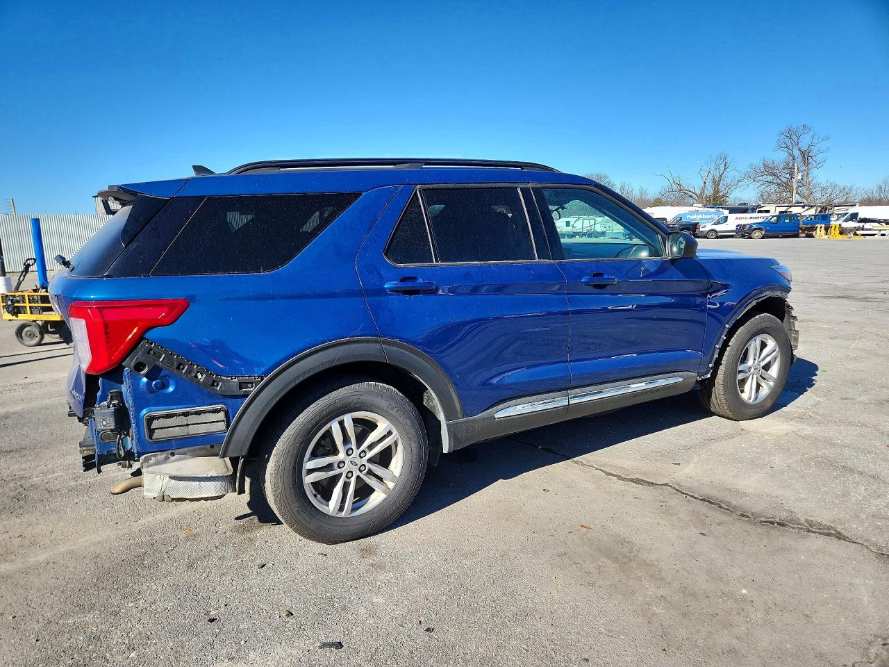 2021 FORD EXPLORER XLT photo 3