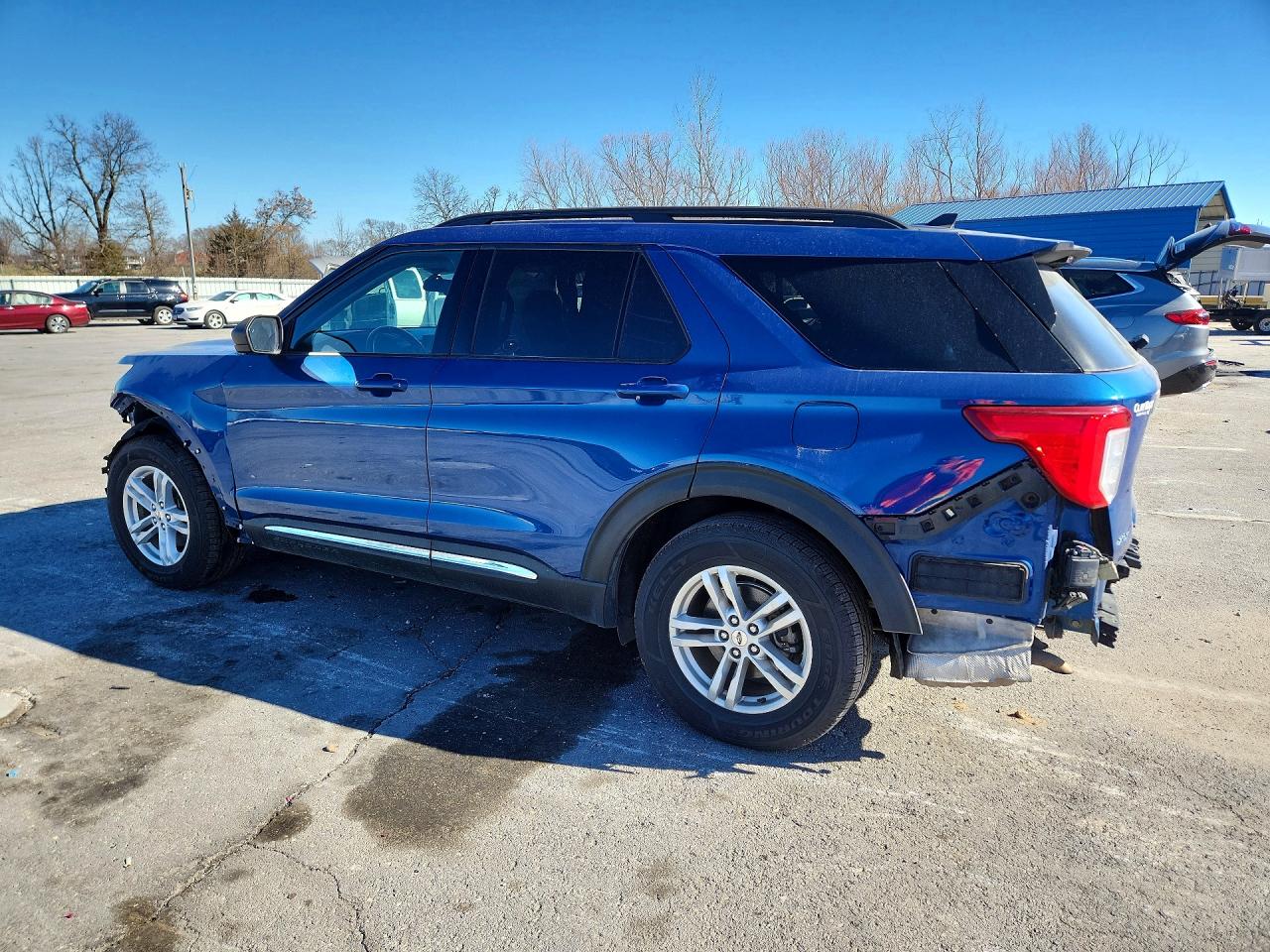 2021 FORD EXPLORER XLT photo 2