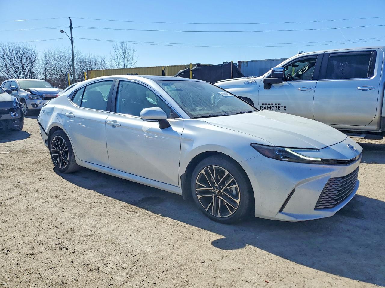 2025 TOYOTA CAMRY XLE photo 4