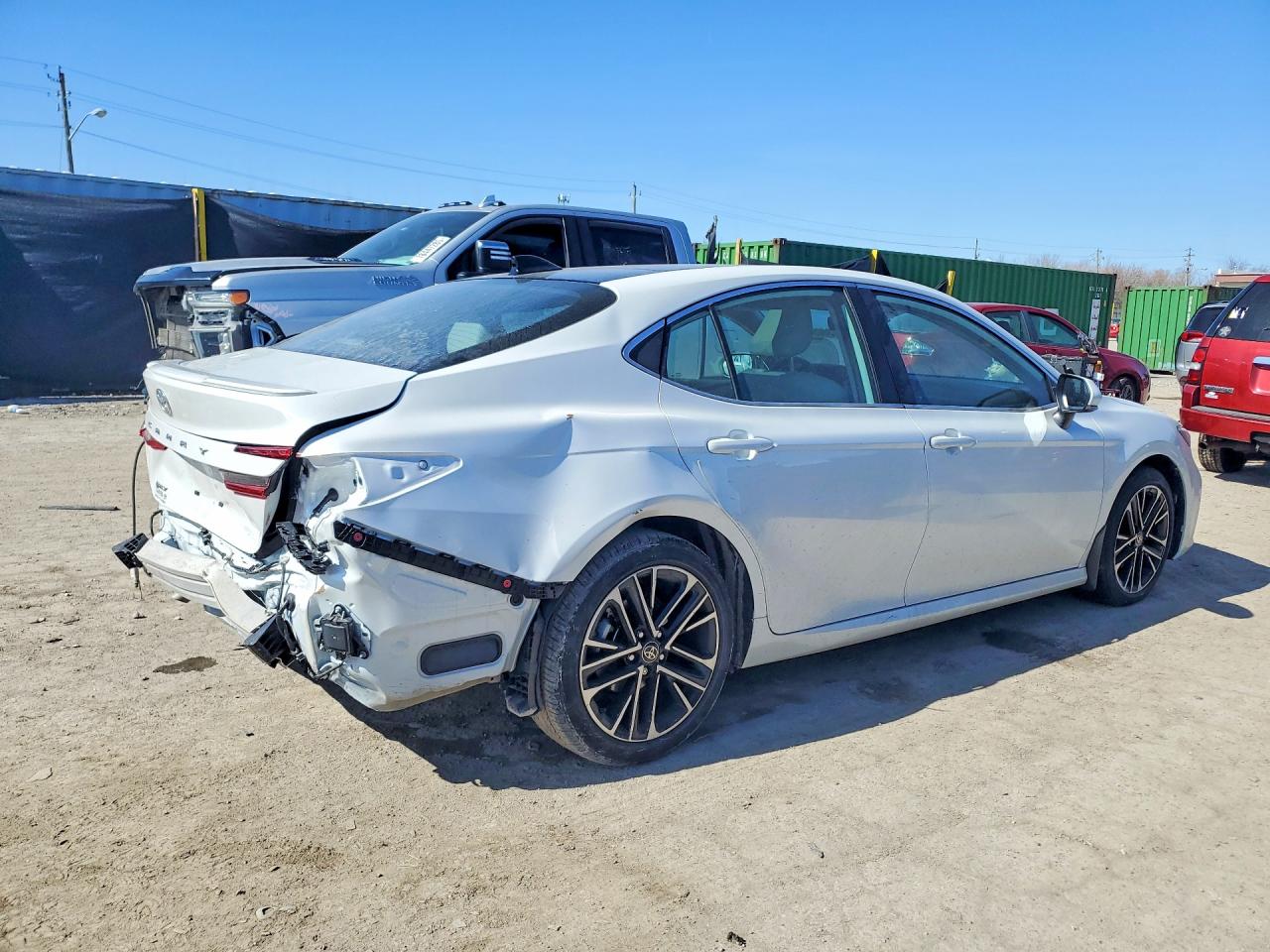 2025 TOYOTA CAMRY XLE photo 3