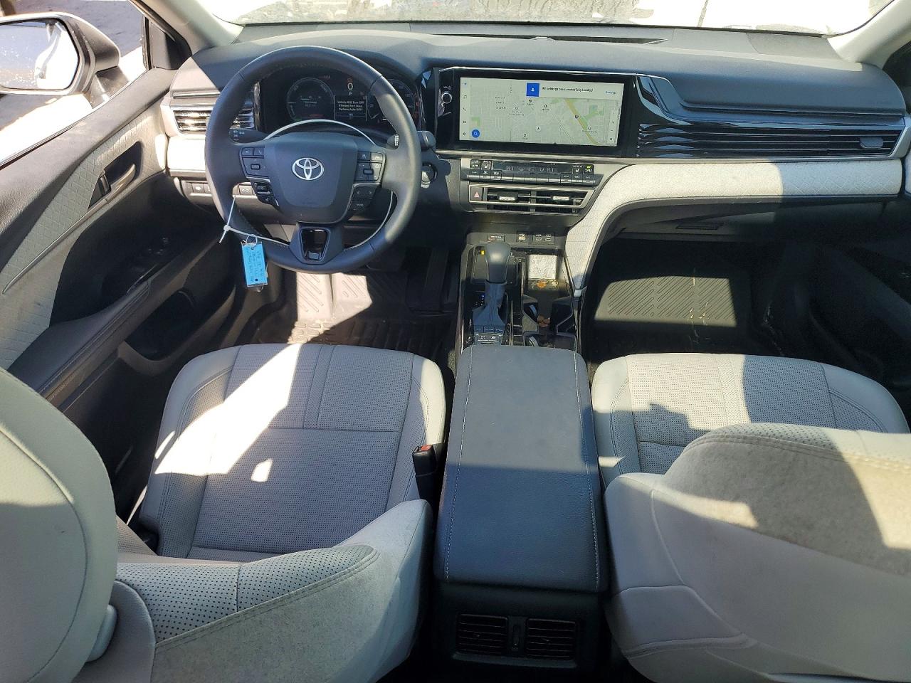 2025 TOYOTA CAMRY XLE photo 8