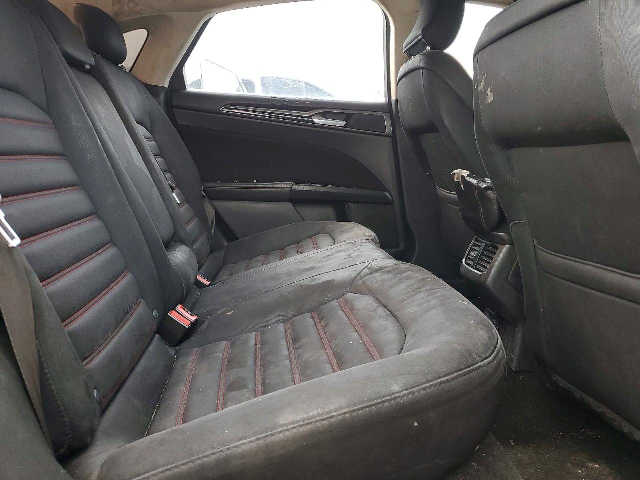 2015 FORD FUSION SE photo 10