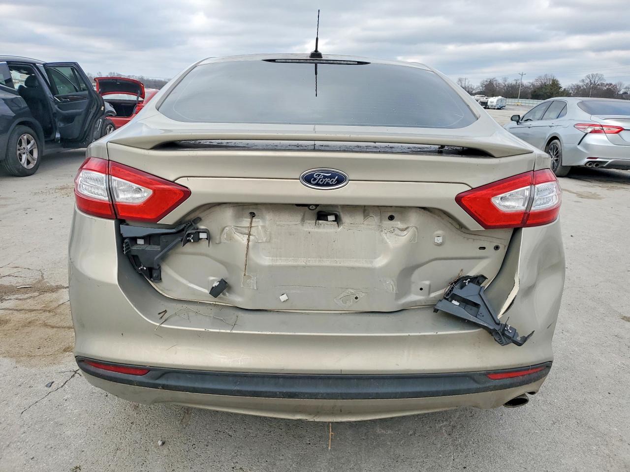 2015 FORD FUSION SE photo 6