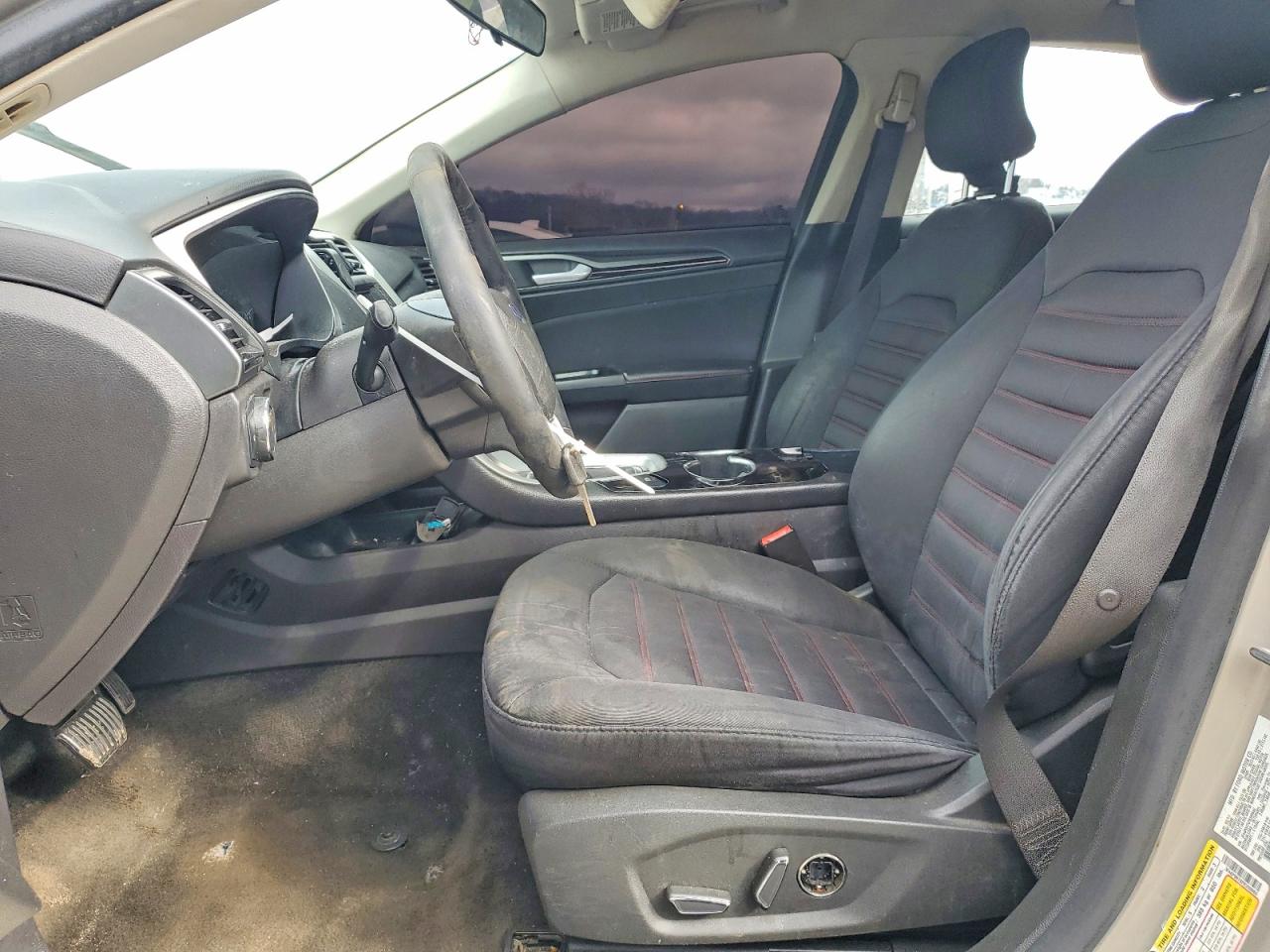 2015 FORD FUSION SE photo 7