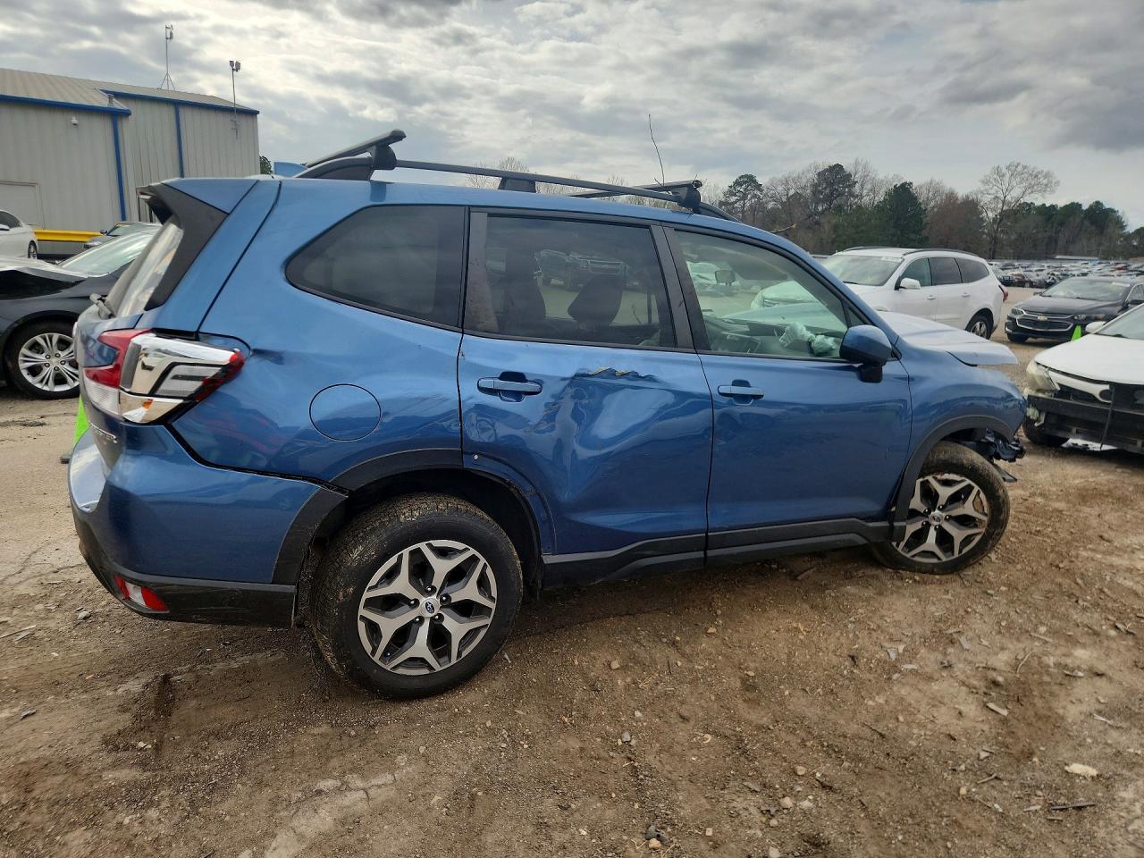 2019 SUBARU FORESTER PREMIUM photo 5