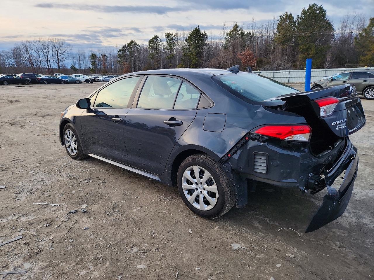 2023 TOYOTA COROLLA LE photo 3